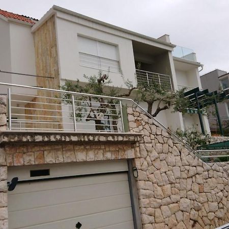 Apartment Sreta Omiš Esterno foto