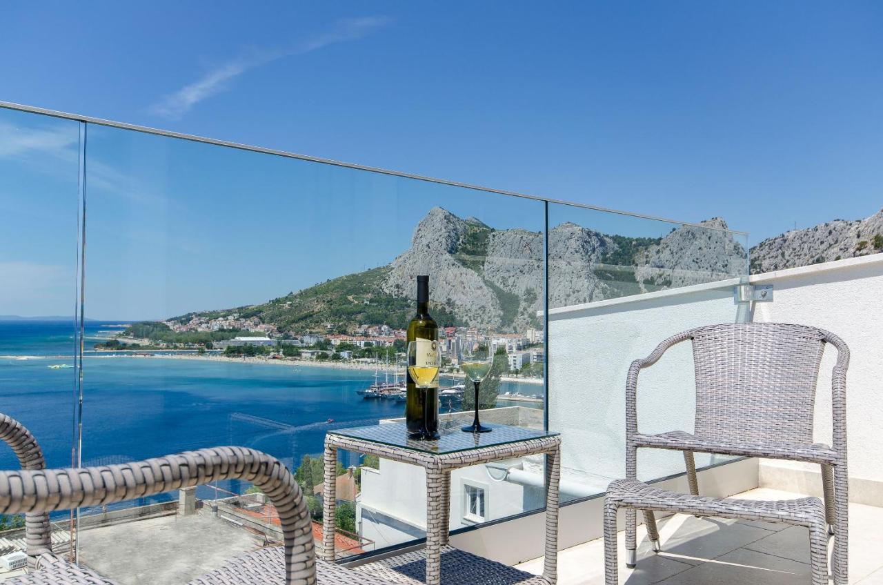 Apartment Sreta Omiš Esterno foto