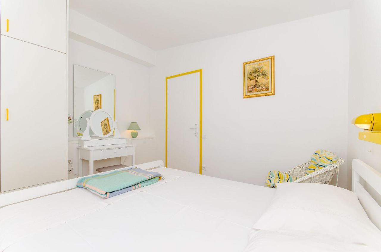 Apartment Sreta Omiš Esterno foto