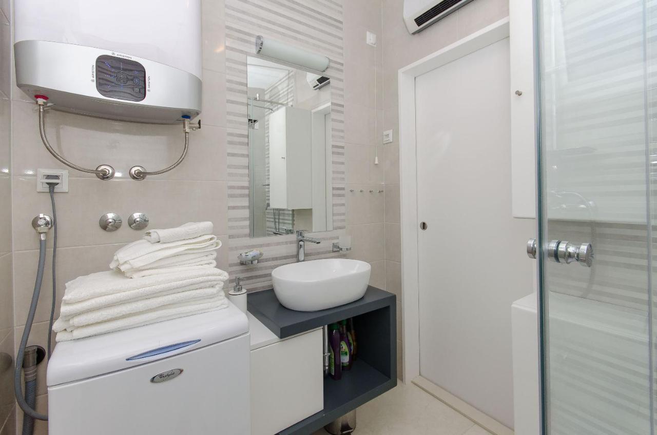 Apartment Sreta Omiš Esterno foto