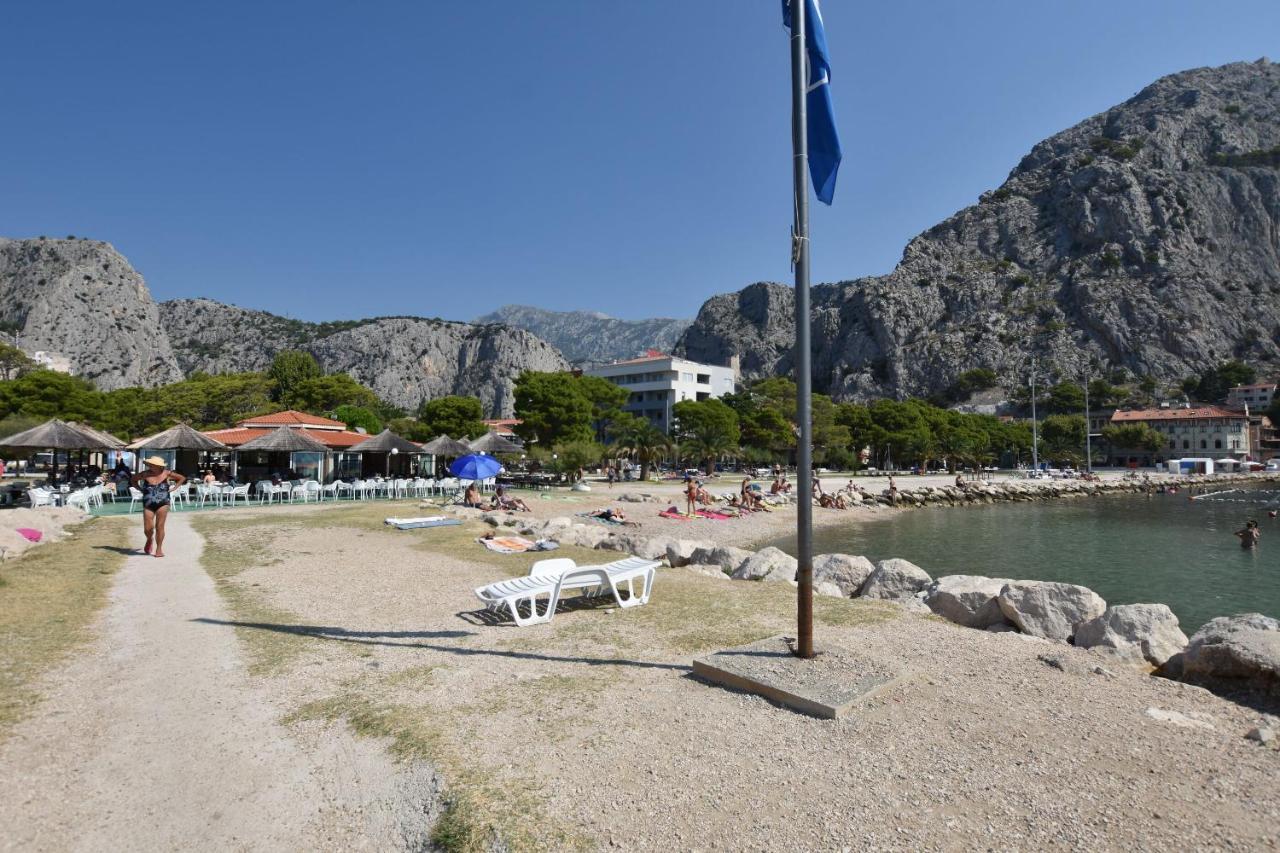 Apartment Sreta Omiš Esterno foto