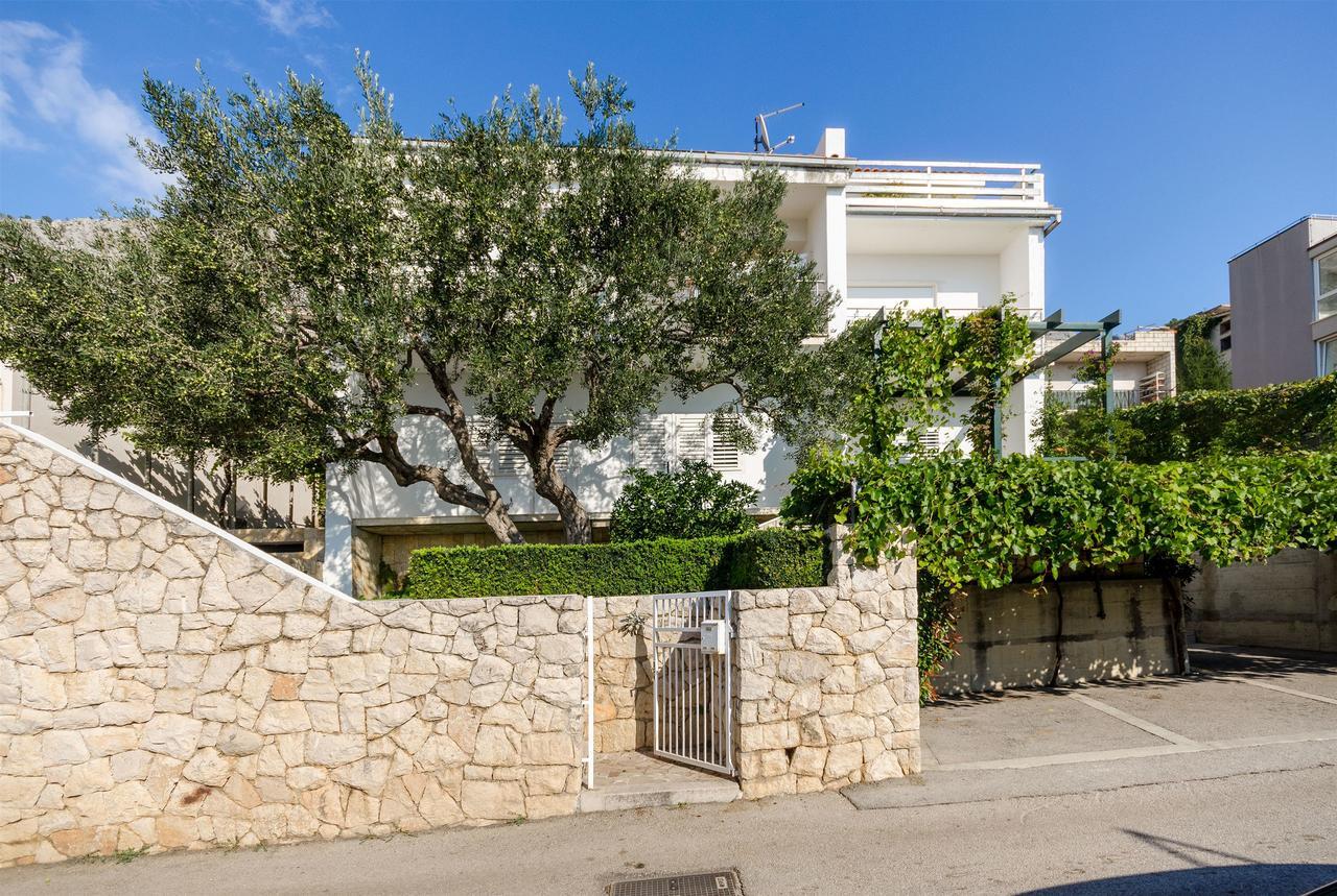 Apartment Sreta Omiš Esterno foto